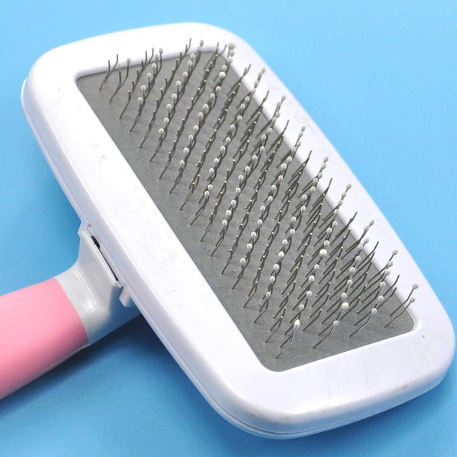 Interactive Needle Comb for Cats and Dogs